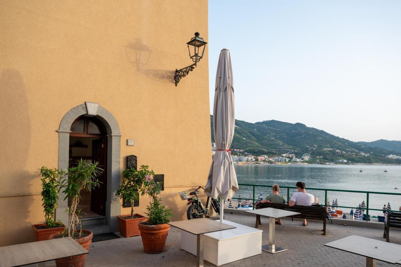 Casa Vacanze Tramonto Alla Marina チェファル エクステリア 写真