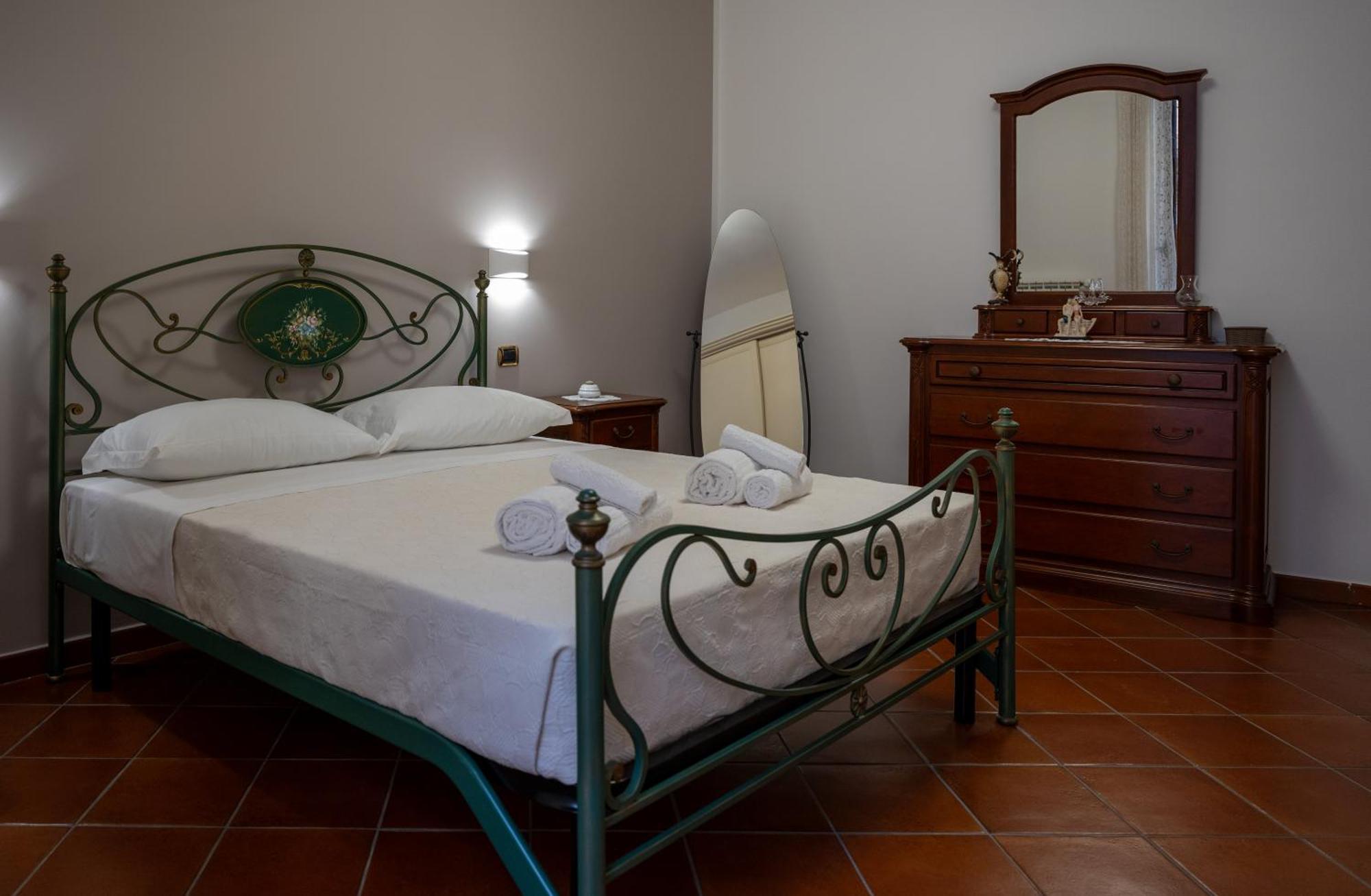 Casa Vacanze Tramonto Alla Marina チェファル エクステリア 写真