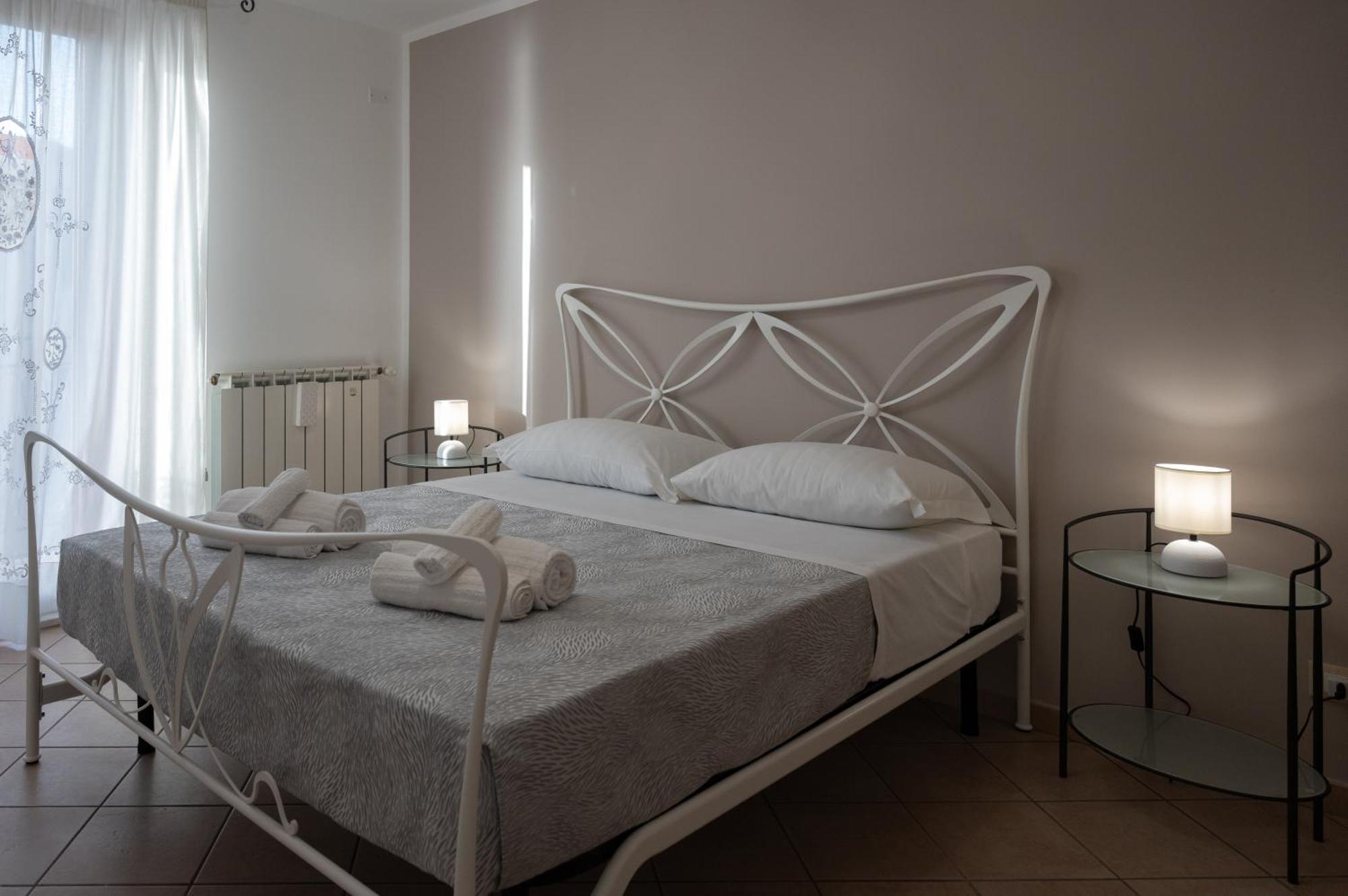 Casa Vacanze Tramonto Alla Marina チェファル エクステリア 写真