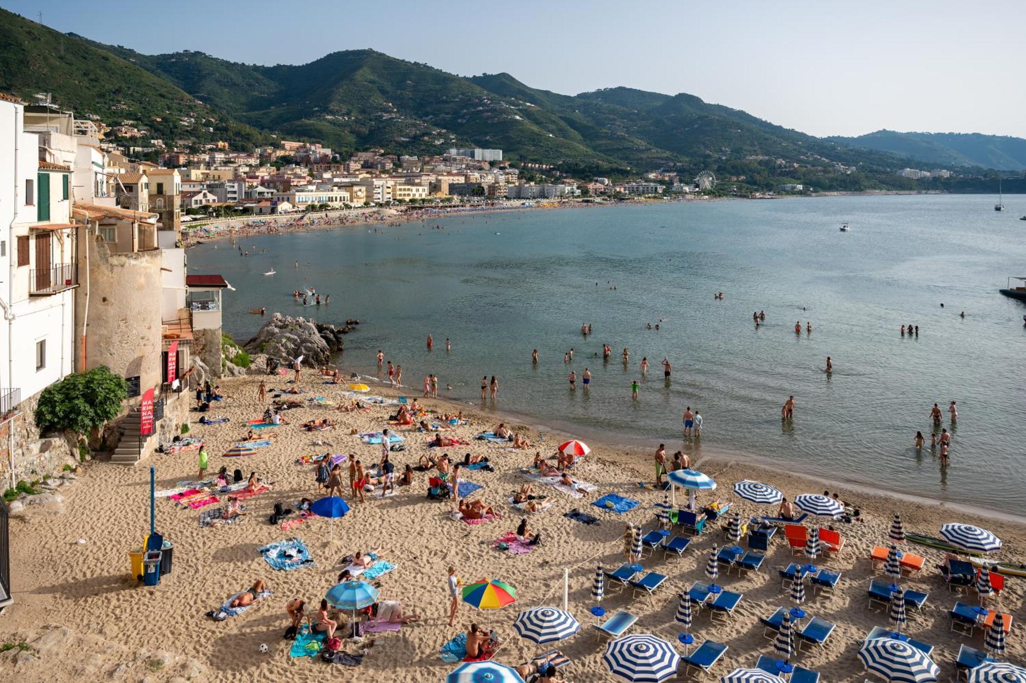 Casa Vacanze Tramonto Alla Marina チェファル エクステリア 写真