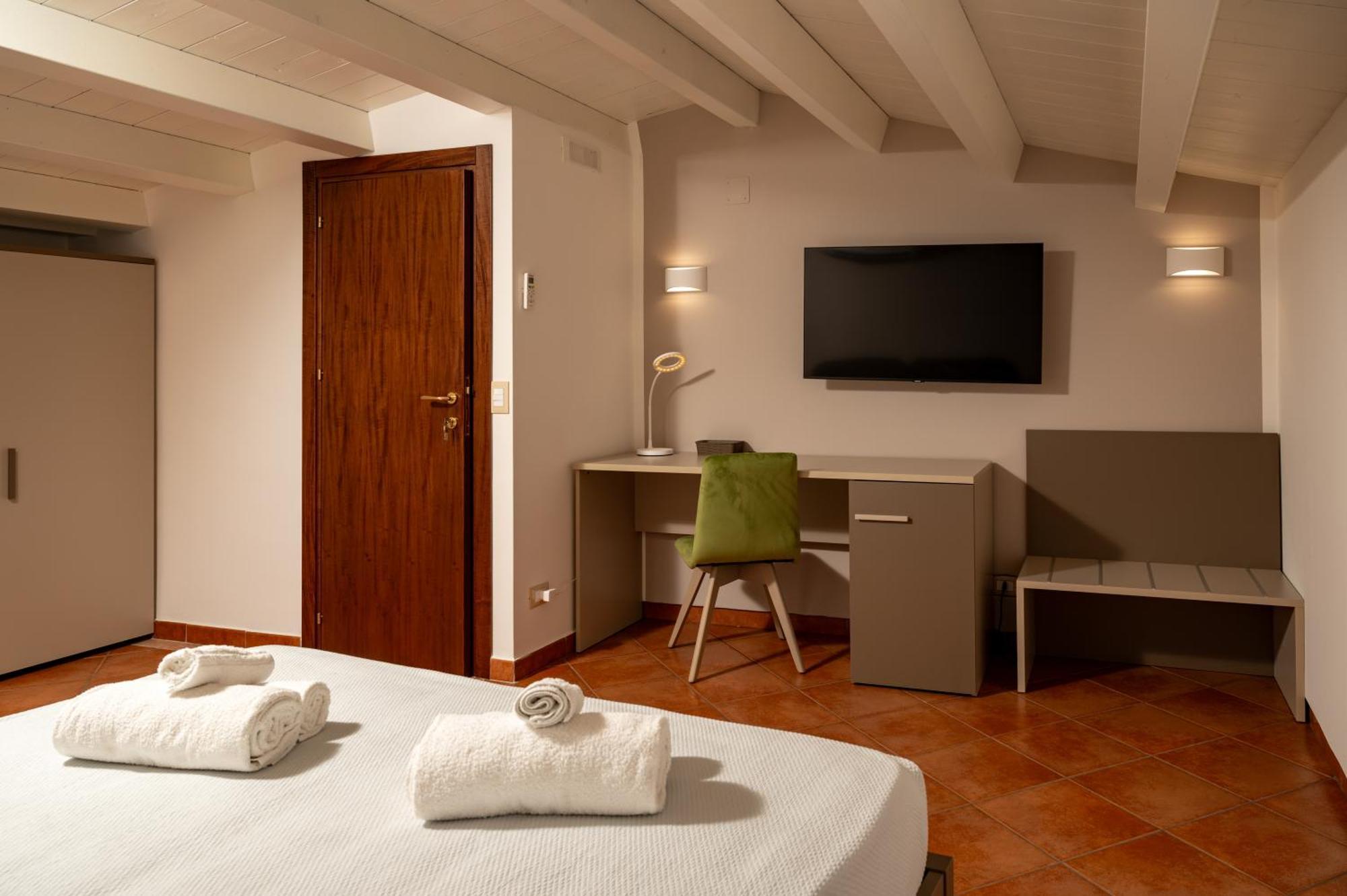 Casa Vacanze Tramonto Alla Marina チェファル エクステリア 写真
