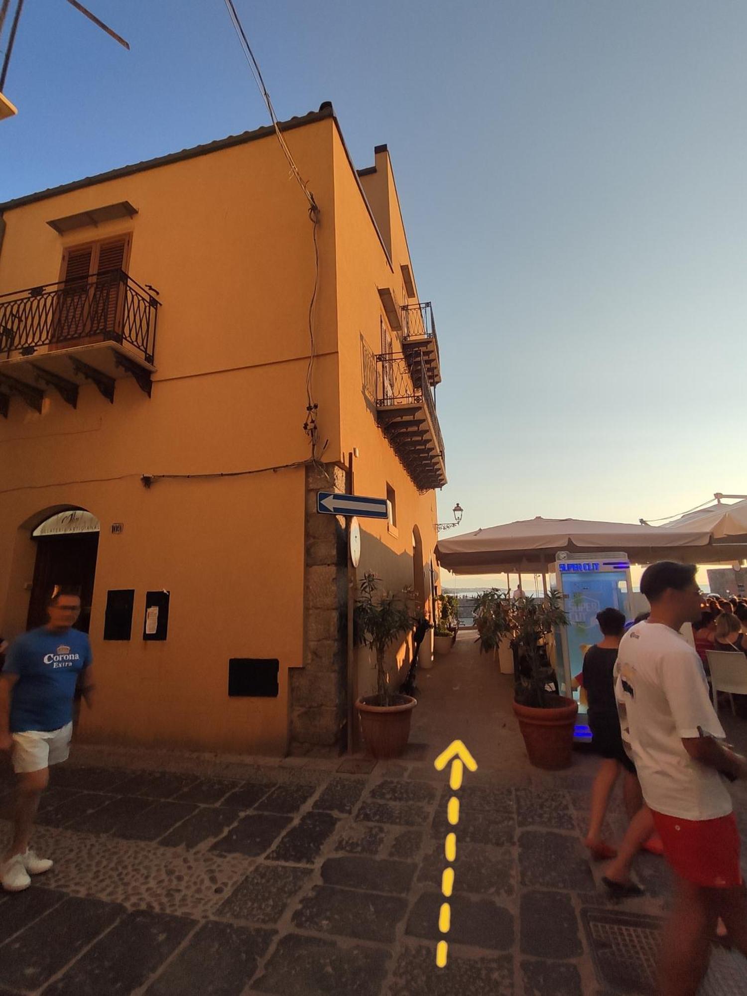 Casa Vacanze Tramonto Alla Marina チェファル エクステリア 写真